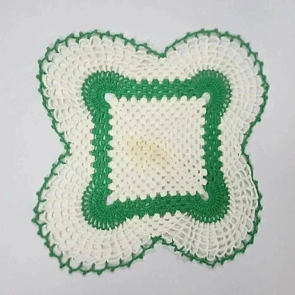 Vtg Set 4 Doilies Hand Crocheted Knitted Linen Apple Green‎ Scalloped Kitsch